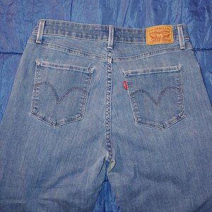 Levi jeans Classic Mid Rise Skinny size 10